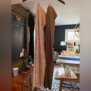 American Eagle Lot Of 2 Maxi Skirts Leopard Print and Olive Green.